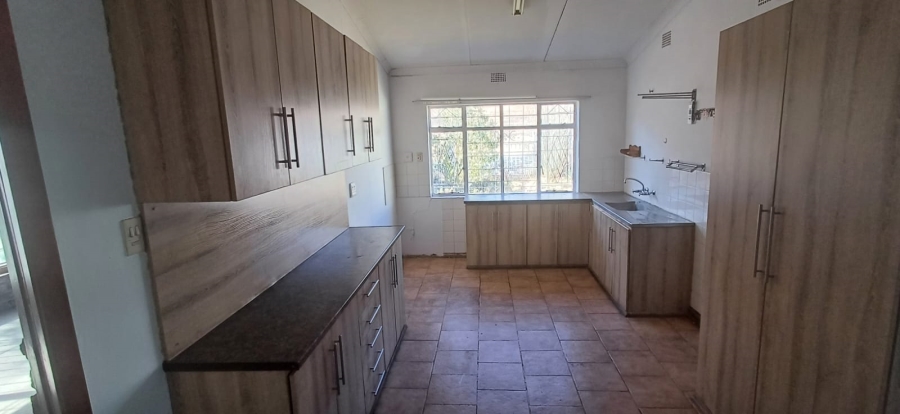 4 Bedroom Property for Sale in Hospitaalheuwel Free State